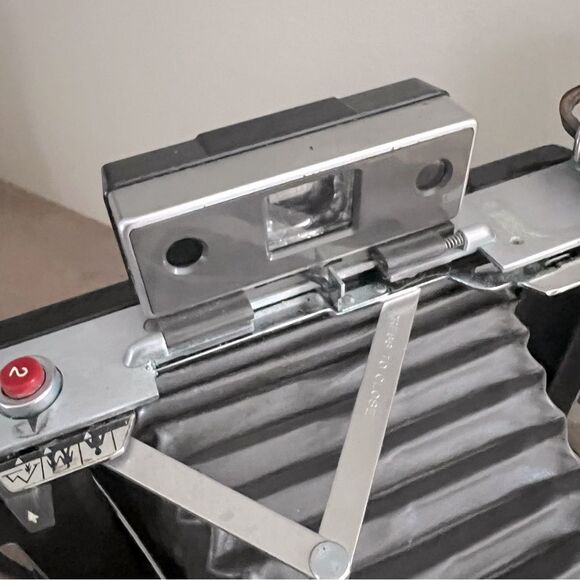 Polaroid Land Camera Automatic 100 Vintage 1960s prop - Picture 3 of 12